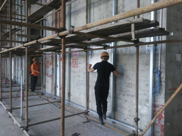 朗天通訊，室內(nèi)裝修工程，墻面處理